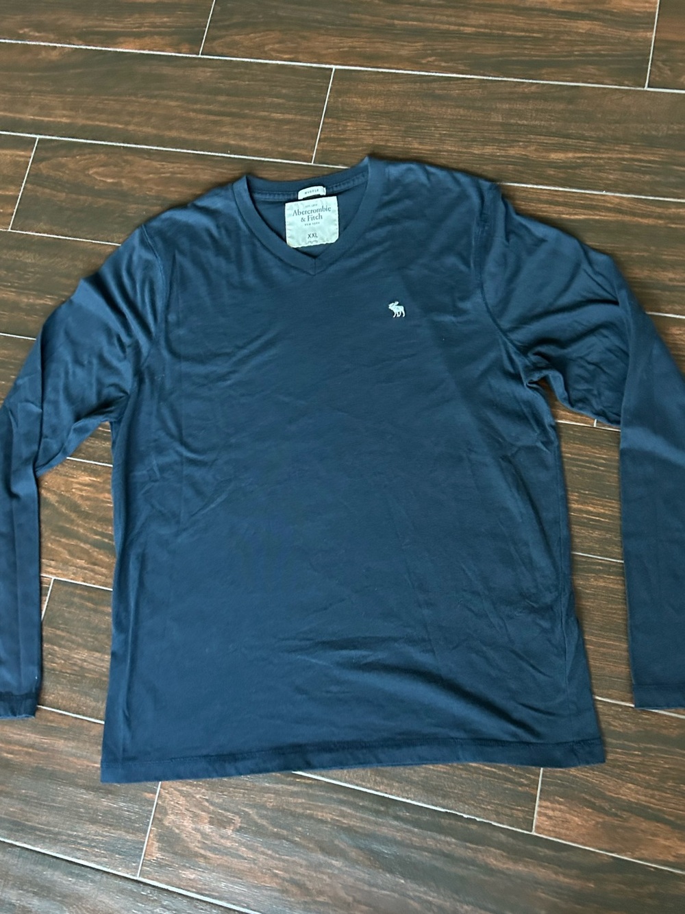Abercrombie & Fitch Men's Navy Long Sleeve V-Neck Shirt
